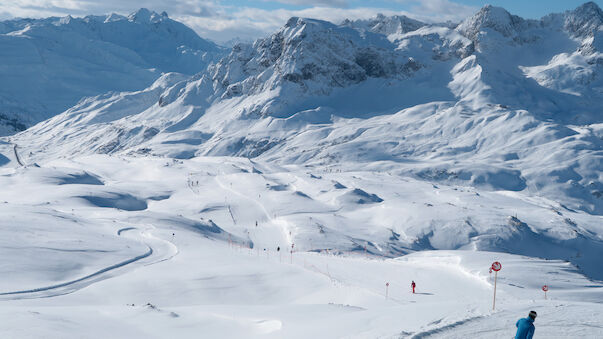 Mit dem Zug auf die Piste: Reise ohne Stress ins Skigebiet