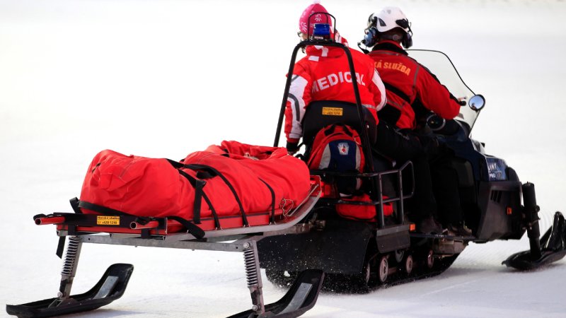 Schock! Schweizer Ski-Talent bleibt regungslos liegen