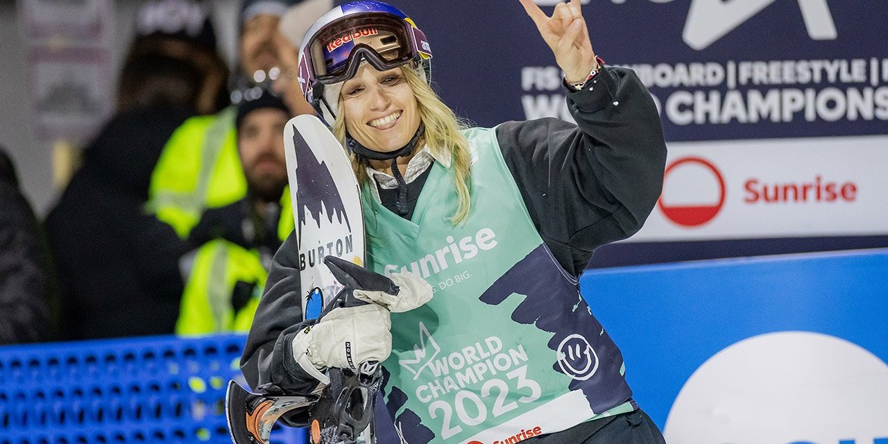 Die Schulter! Anna Gasser verletzt sich beim Surfen
