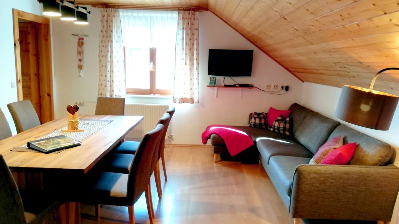 Bilder vom Erlebnisbauernhof Steinerhof sowie den Chalets