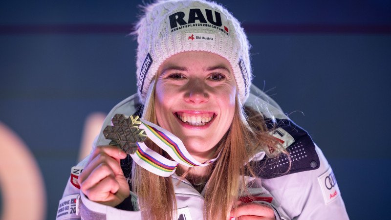 Katharina Liensberger schließt Studium ab