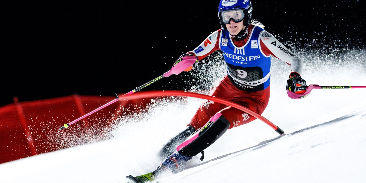 Truppe rauscht in Courchevel hauchzart am Podest vorbei