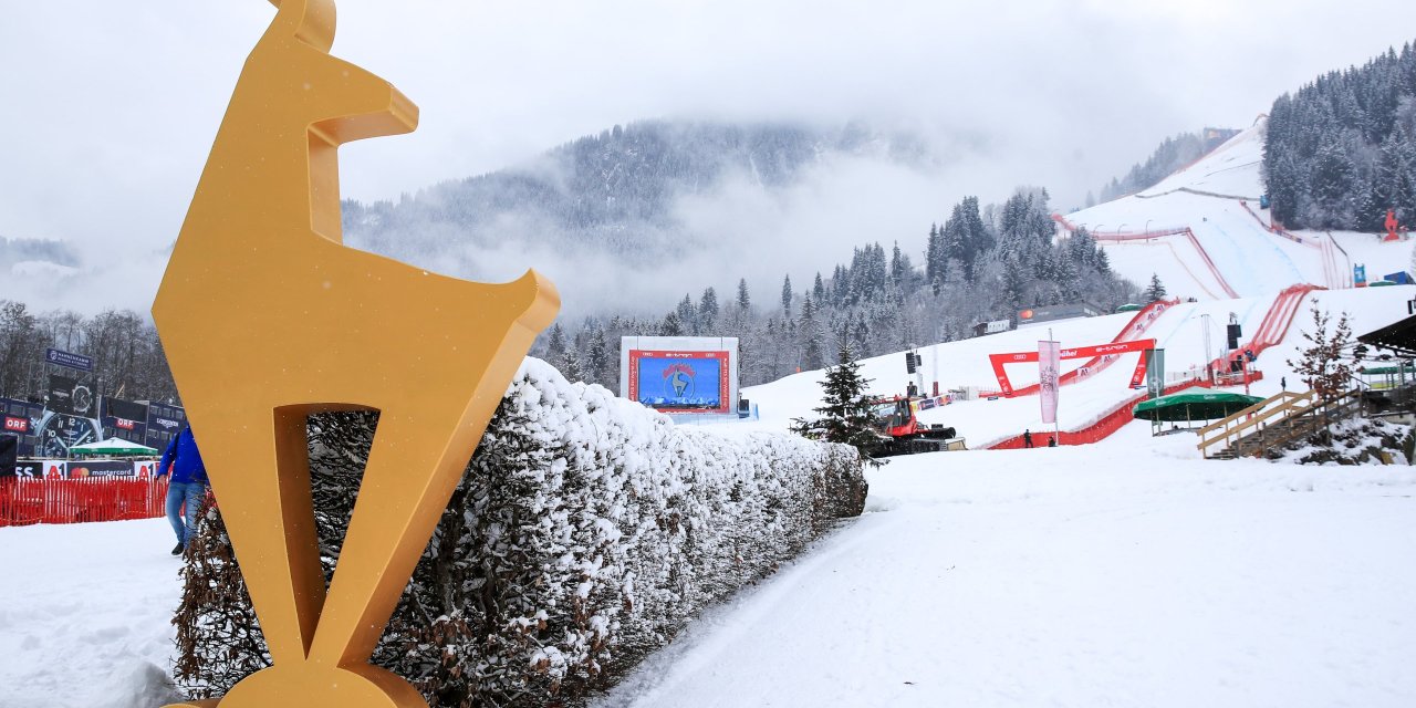 Alles bereit: Hahnenkammrennen bestehen Schneekontrolle