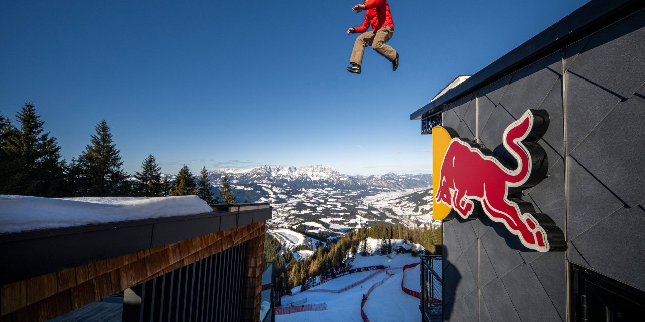 Verrückter Stunt in Kitzbühel: Spektakuläre Bilder