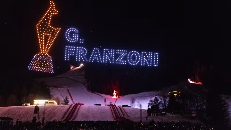 Hahnenkamm-Abfahrt 2026: Die Bilder der Siegerehrung