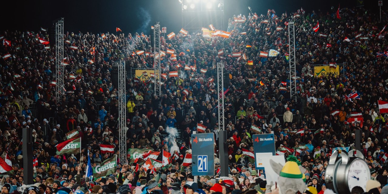 Ausverkauft! Nachtslalom in Schladming vor vollem Haus