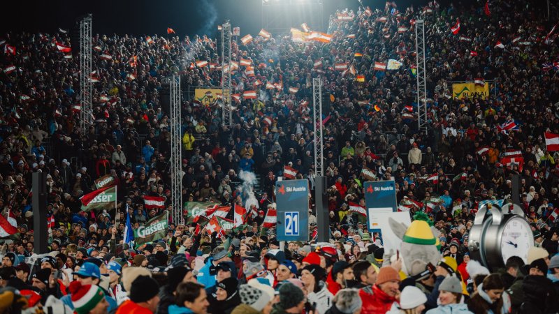 Ausverkauft! Nachtslalom in Schladming vor vollem Haus