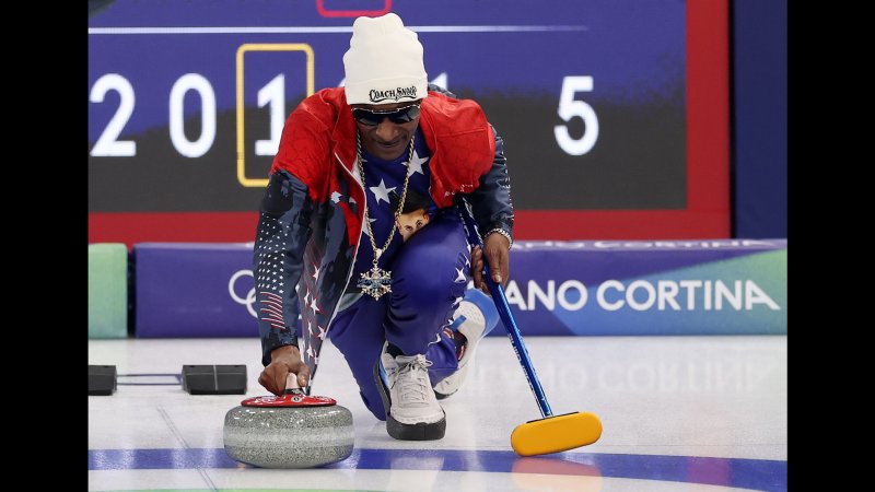 Snoop Dogg am Eis! Curling-Einschulung für den Rapper