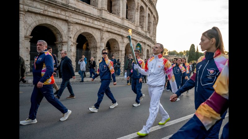 Zlatan als Fackelläufer! Bilder vom Olympischen Fackellauf