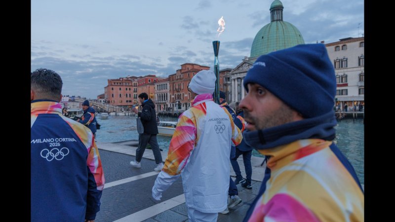 Zlatan als Fackelläufer! Bilder vom Olympischen Fackellauf