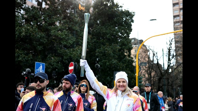 Zlatan als Fackelläufer! Bilder vom Olympischen Fackellauf