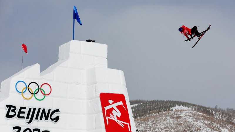 Ski-Hero Eileen Gu: Bilder zwischen Ski-Gold & Glamour