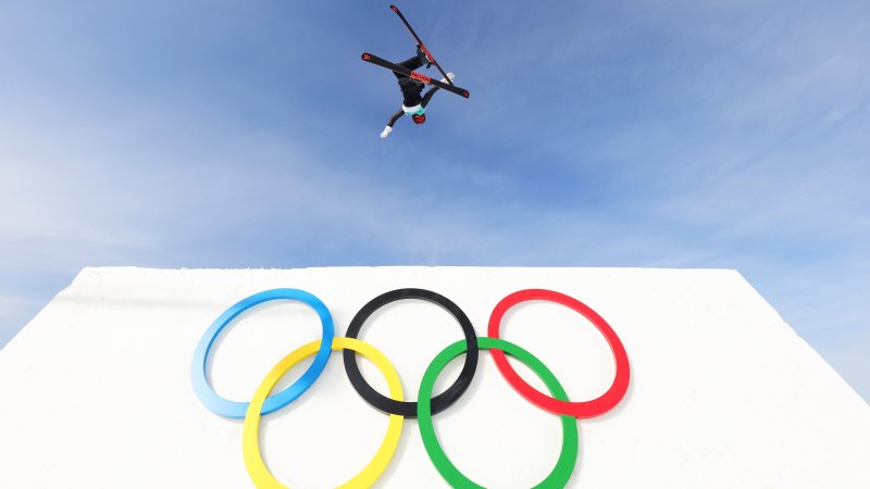 Ski-Hero Eileen Gu: Bilder zwischen Ski-Gold & Glamour