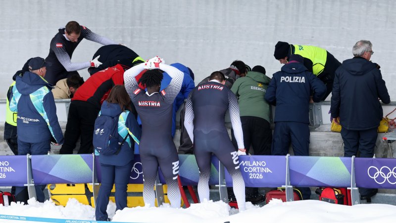 Heftiger Crash! Österreichischer Bob-Pilot ins Spital gebracht