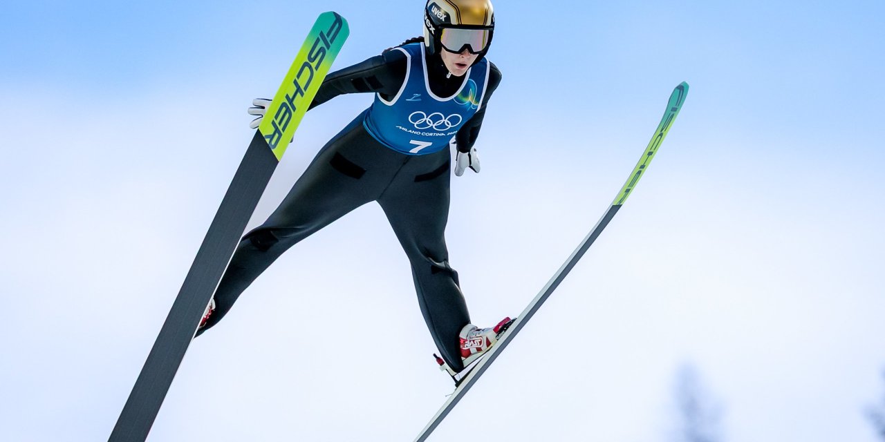 Kreuzbänder gerissen! Skispringerin fällt gesamten Winter aus