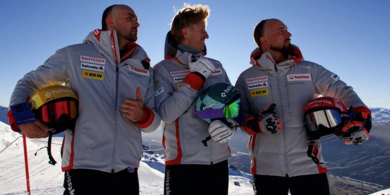 Schweizer Ski-Stars rasieren sich abermals Halbglatze!