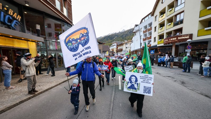 Sölden feiert die Ski-Fans: Die Fanclub-Parade in Bildern