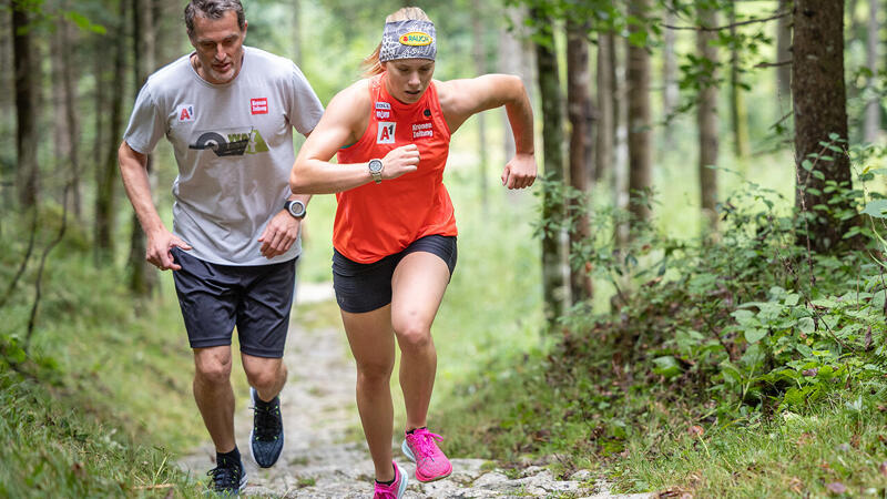 ÖSV-Technikerinnen schwitzen bergauf: Bilder vom Kondi-Training