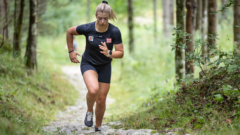 ÖSV-Technikerinnen schwitzen bergauf: Bilder vom Kondi-Training