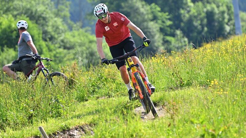 Österreichs Slalom-Asse am Bike und der Slackline - Bilder