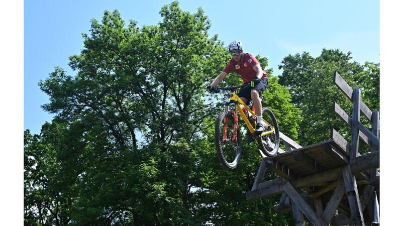 Österreichs Slalom-Asse am Bike und der Slackline - Bilder