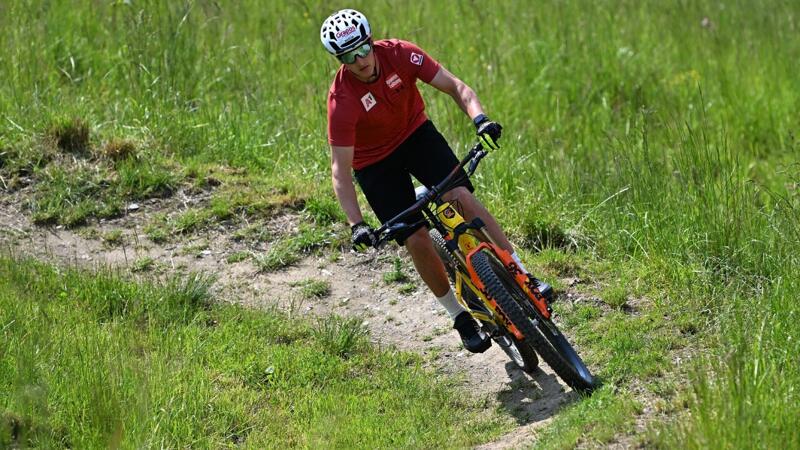 Österreichs Slalom-Asse am Bike und der Slackline - Bilder