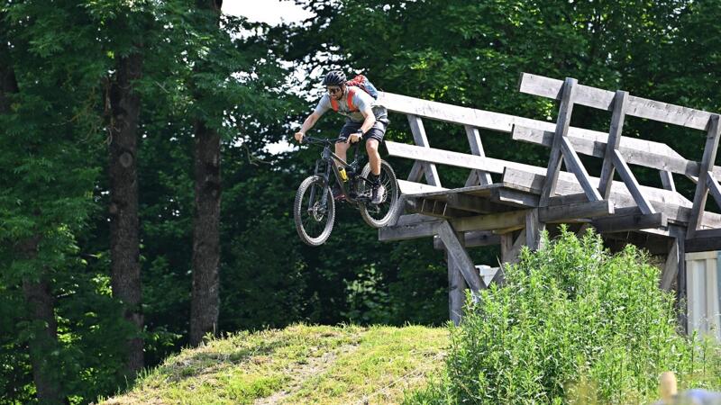 Österreichs Slalom-Asse am Bike und der Slackline - Bilder