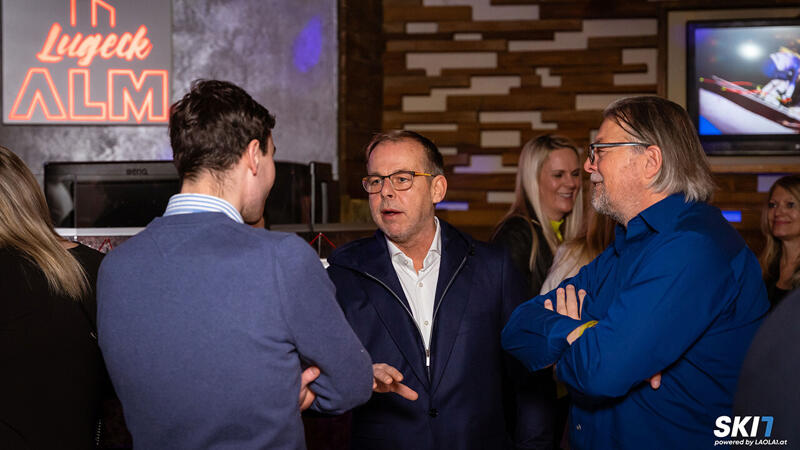 Ski1 Launch Party Diashow