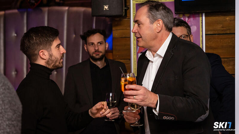 Ski1 Launch Party Diashow
