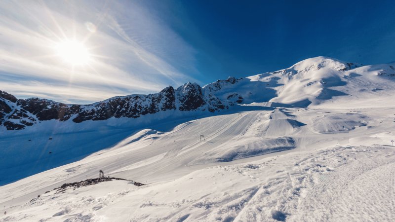 Ski-Action hoch oben: Auf geht's in die Gletscherskigebiete