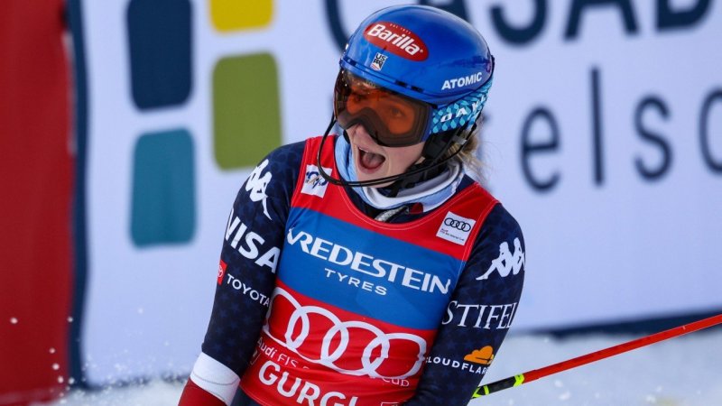 Historisches Stockerl für Albanien bei Shiffrin-Triumph