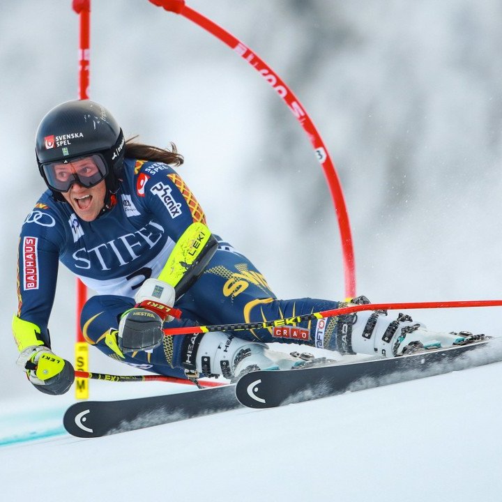 Sturz statt 100. Sieg für Shiffrin! Schwedin siegt