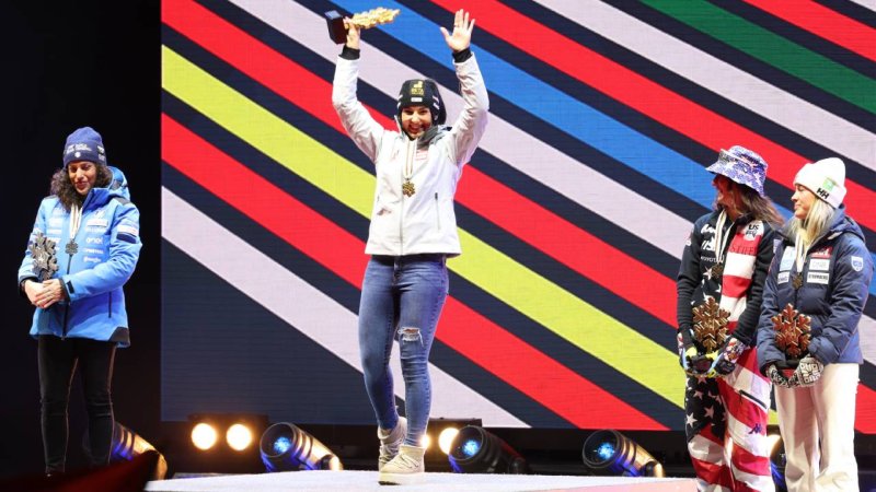 Hier erhält Stephanie Venier ihre GOLDENE