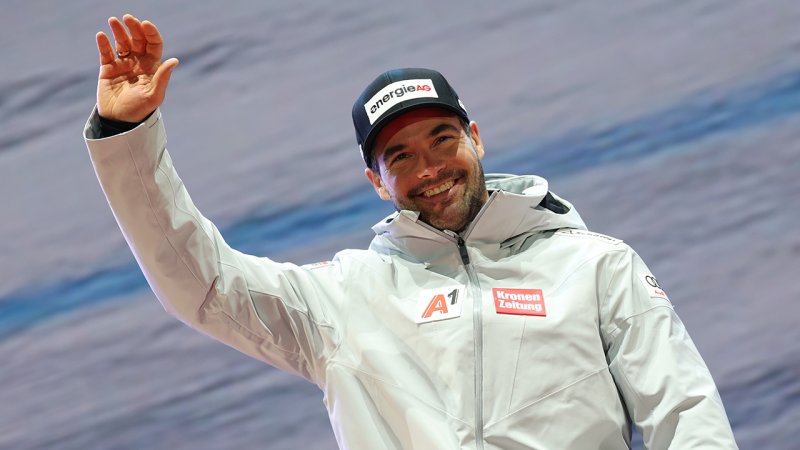 Hier erhält Vincent Kriechmayr seine SILBERNE